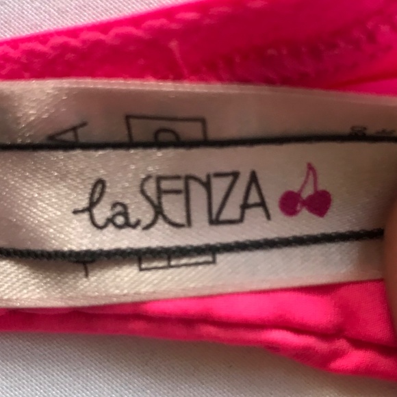 La SENZA Plunge, 32D. *P1076 - Picture 4 of 5